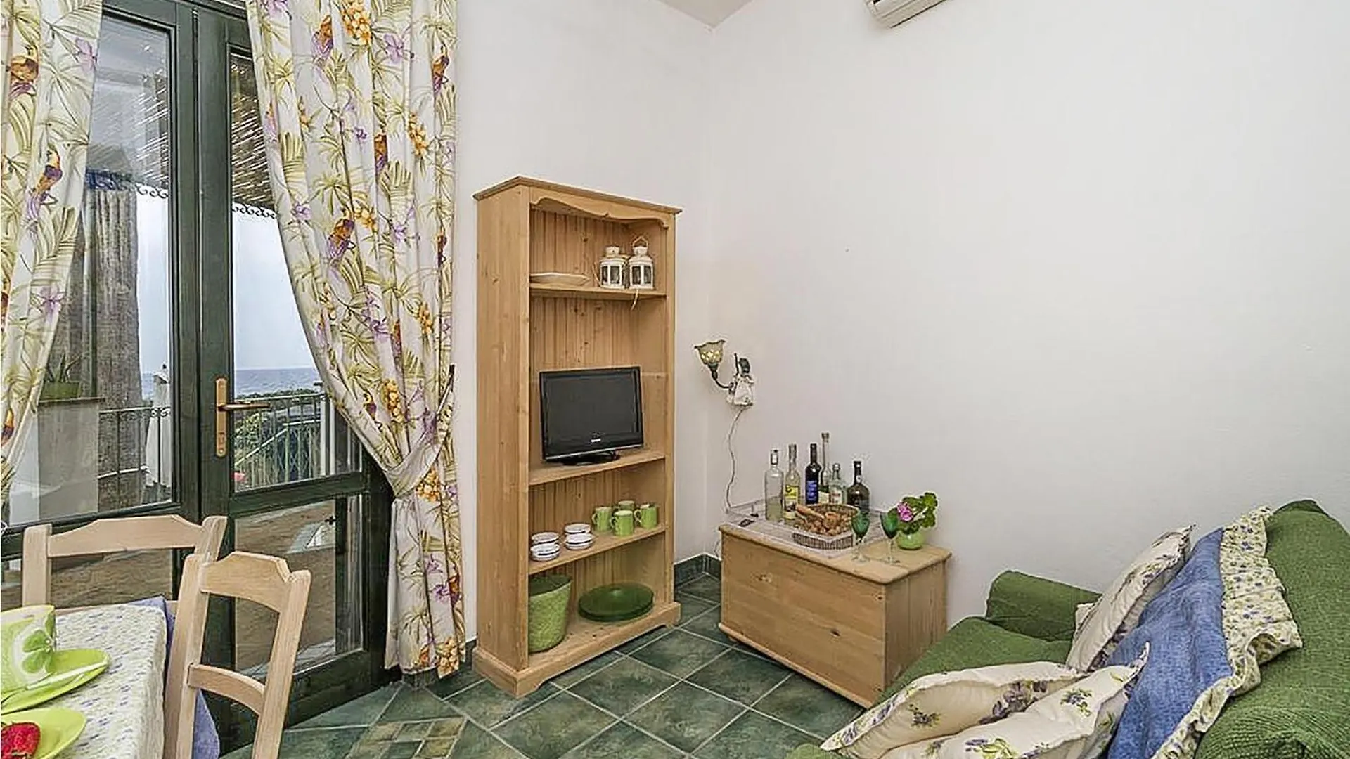 Beautiful Home In Siracusa With House Sea View Syracuse